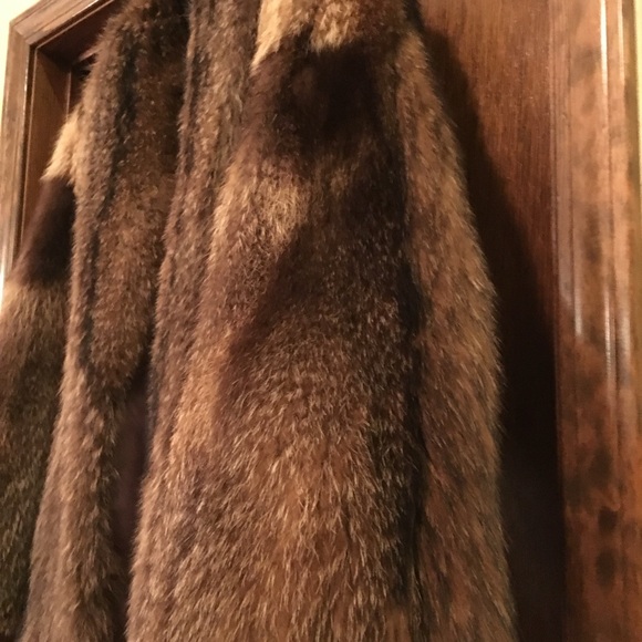 Luxurious Brown Fur Coat - Picture 8 of 8